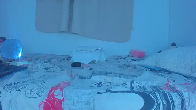 Snapshot of Sweet_MaryJane2 chatting on 01.03.25 Sweet MaryJane2 online show from 01.03.25