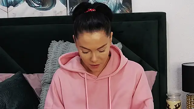 Snapshot of tanyagrey chatting on 12.04.24 tanyagrey online show from 12.04.24