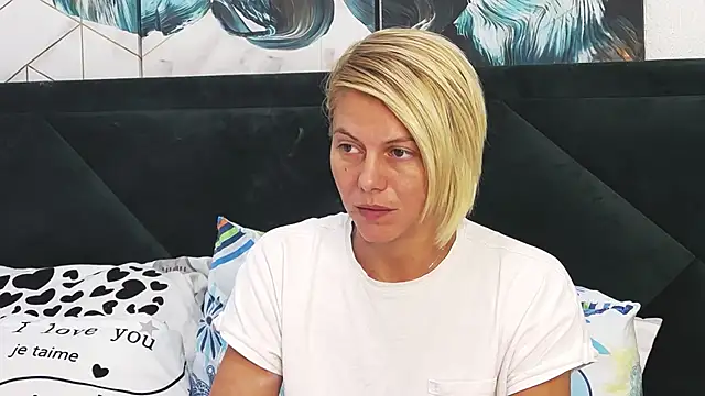 Snapshot of tanyagrey chatting on 09.26.25 tanyagrey online show from 09.26.25