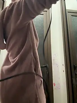 Snapshot of tanyagrey chatting on 10.03.25 tanyagrey online show from 10.03.25