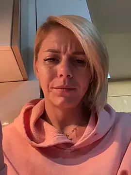 Snapshot of tanyagrey chatting on 10.16.25 tanyagrey online show from 10.16.25