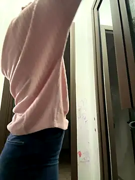 Snapshot of tanyagrey chatting on 10.20.25 tanyagrey online show from 10.20.25