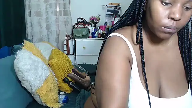 Snapshot of GaggingQueenxx chatting on 06.06.26 GaggingQueenxx online show from 06.06.26