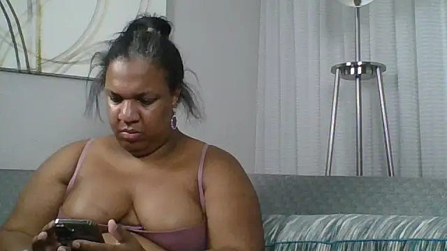 Snapshot of Badgirlbrittt chatting on 10.23.25 Badgirlbrittt online show from 10.23.25