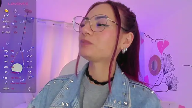 Snapshot of sophiecherry_ chatting on 01.07.25 sophiecherry  online show from 01.07.25
