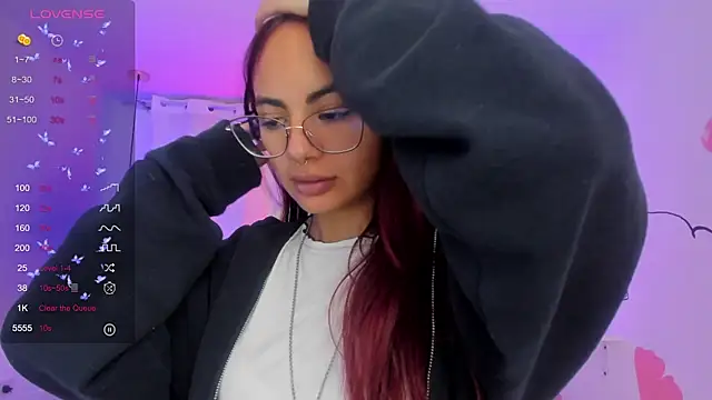 Snapshot of sophiecherry_ chatting on 01.11.25 sophiecherry  online show from 01.11.25