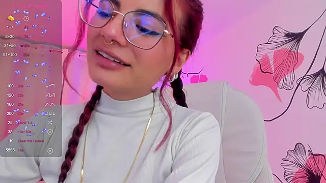 Snapshot of sophiecherry_ chatting on 01.17.25 sophiecherry  online show from 01.17.25