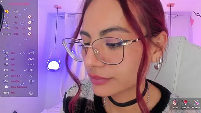 Snapshot of sophiecherry_ chatting on 01.28.25 sophiecherry  online show from 01.28.25