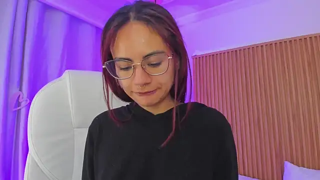 Snapshot of sophiecherry_ chatting on 03.15.25 sophiecherry  online show from 03.15.25