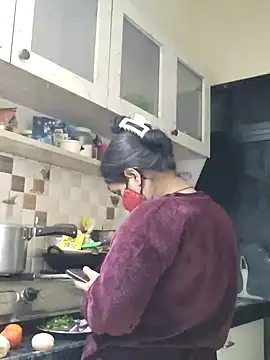 IND COUPLE1 online show from 12.14.24