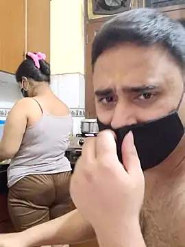 IND COUPLE1 online show from 02.26.25