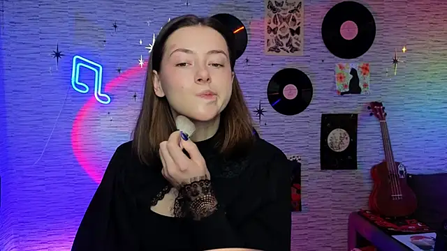 Snapshot of GloriaElmer chatting on 12.03.24 GloriaElmer online show from 12.03.24