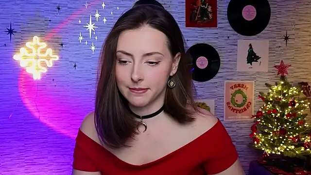 Snapshot of GloriaElmer chatting on 12.27.24 GloriaElmer online show from 12.27.24