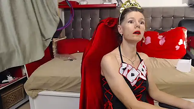 Snapshot of kellyterapy chatting on 10.31.25 kellyterapy online show from 10.31.25