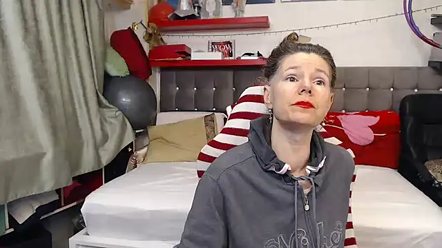 Snapshot of kellyterapy chatting on 02.24.26 kellyterapy online show from 02.24.26