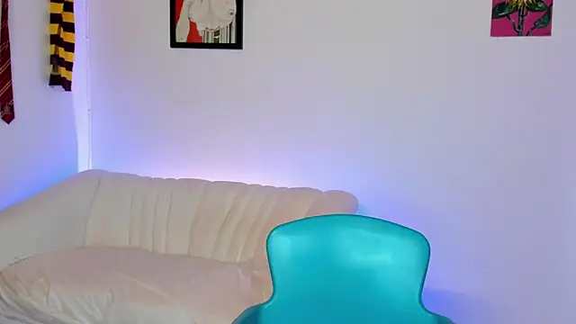 Snapshot of LiahDiaz chatting on 11.30.25 LiahDiaz online show from 11.30.25