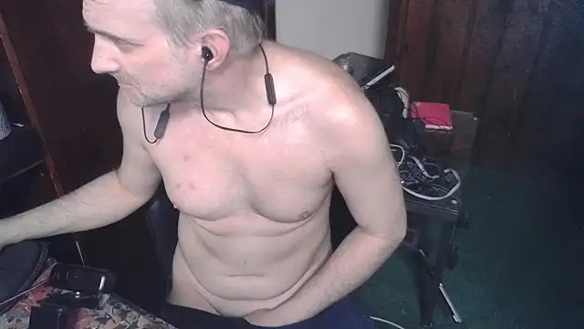 Snapshot of taboocanuck chatting on 02.12.26 taboocanuck online show from 02.12.26