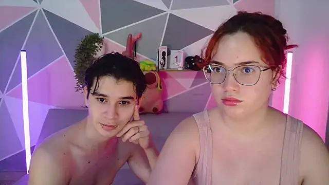 Snapshot of AndrewAnndCherry chatting on 09.19.25 AndrewAnndCherry online show from 09.19.25