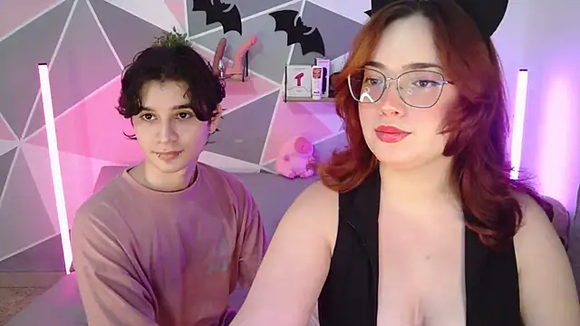 Snapshot of AndrewAnndCherry chatting on 10.21.25 AndrewAnndCherry online show from 10.21.25