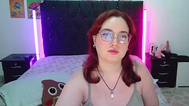 Snapshot of AndrewAnndCherry chatting on 11.04.25 AndrewAnndCherry online show from 11.04.25