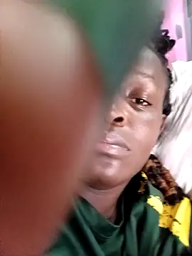 Snapshot of pretty_prickle chatting on 01.16.26 pretty prickle online show from 01.16.26