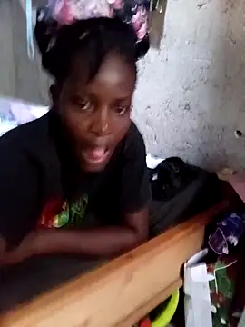 Snapshot of pretty_prickle chatting on 02.01.26 pretty prickle online show from 02.01.26