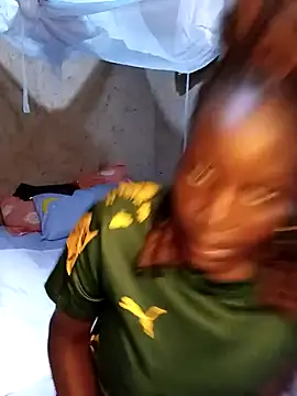 Snapshot of pretty_prickle chatting on 02.17.26 pretty prickle online show from 02.17.26