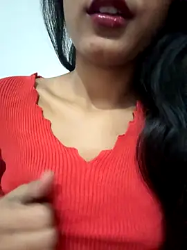 Snapshot of Hot_Goldengirl chatting on 11.18.25 Hot Goldengirl online show from 11.18.25