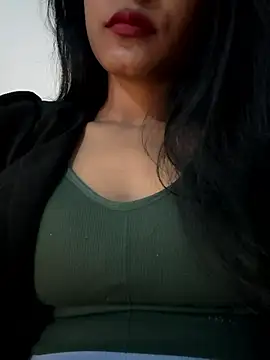 Snapshot of Hot_Goldengirl chatting on 01.13.26 Hot Goldengirl online show from 01.13.26