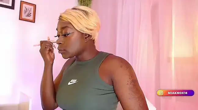 MiaKnox online show from 01.16.25