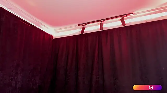 MiaKnox online show from 05.01.26