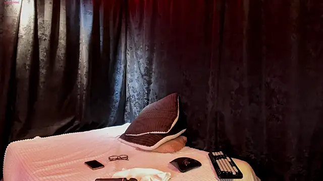 MiaKnox online show from 05.29.26