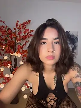 VictoriaHiill online show from 05.03.26