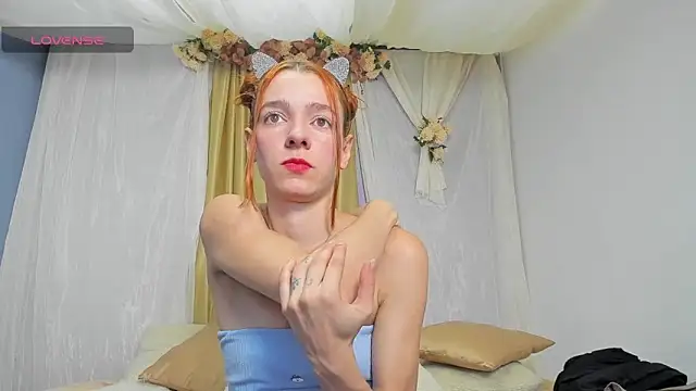 Snapshot of salomee_star_ chatting on 10.23.25 salomee star online show from 10.23.25