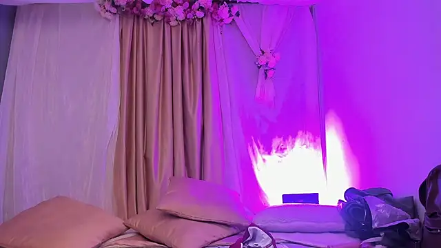 Snapshot of salomee_star_ chatting on 11.06.25 salomee star online show from 11.06.25