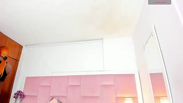 DaphneLloyd online show from 12.10.24