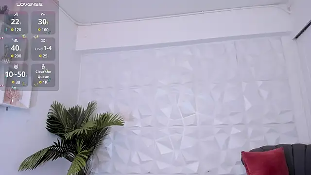 SaraaMills online show from 01.14.25