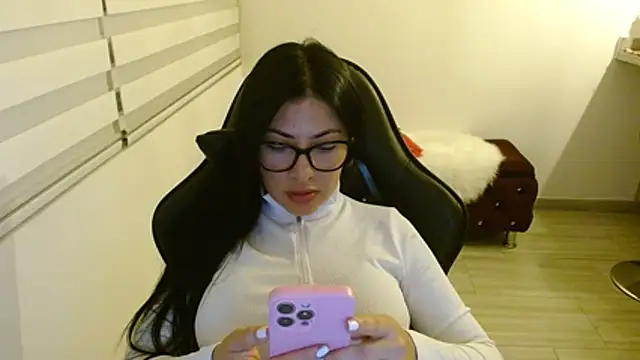 Charlotte cute18 online show from 05.05.26