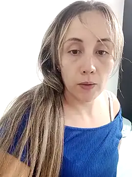 Snapshot of Isabel23zr chatting on 12.31.24 Isabel23zr online show from 12.31.24