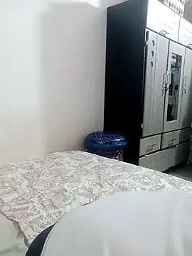 Snapshot of Isabel23zr chatting on 01.14.25 Isabel23zr online show from 01.14.25