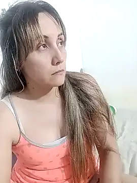 Snapshot of Isabel23zr chatting on 01.15.25 Isabel23zr online show from 01.15.25