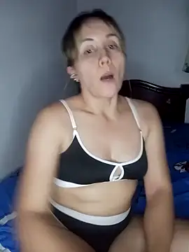 Snapshot of Isabel23zr chatting on 01.18.25 Isabel23zr online show from 01.18.25