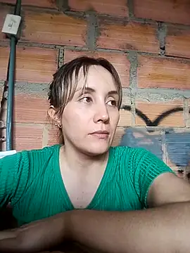 Snapshot of Isabel23zr chatting on 02.20.25 Isabel23zr online show from 02.20.25