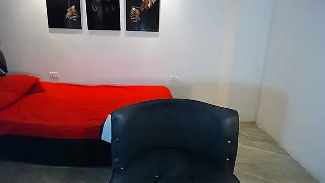 Snapshot of naomiwildburn chatting on 09.13.25 naomiwildburn online show from 09.13.25