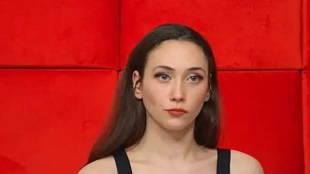 Snapshot of AliceMunro chatting on 01.19.25 AliceMunro online show from 01.19.25