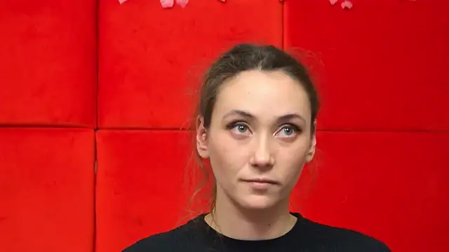 Snapshot of AliceMunro chatting on 02.04.25 AliceMunro online show from 02.04.25