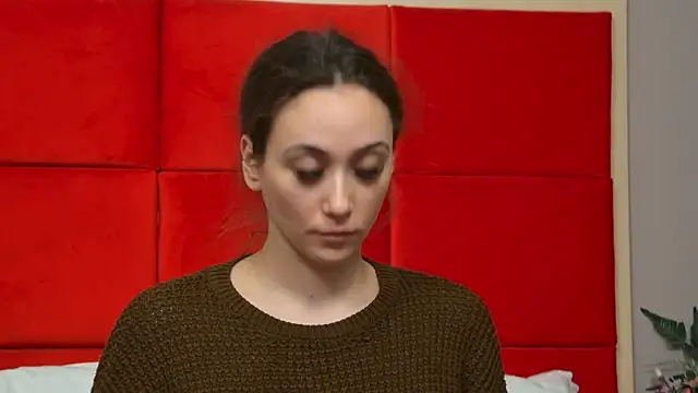 Snapshot of AliceMunro chatting on 03.12.25 AliceMunro online show from 03.12.25