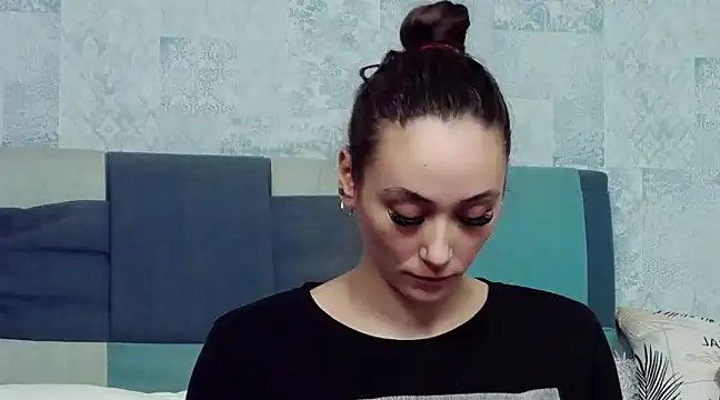 Snapshot of AliceMunro chatting on 03.21.25 AliceMunro online show from 03.21.25