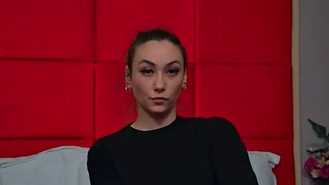 Snapshot of AliceMunro chatting on 03.22.25 AliceMunro online show from 03.22.25