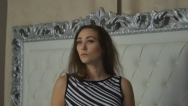 Snapshot of AliceMunro chatting on 09.26.25 AliceMunro online show from 09.26.25